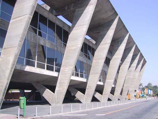 Museu_de_Arte_Moderna,_Rio_de_Janeiro_(2001)