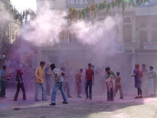 Holi_celebrations,_Pushkar,_Rajasthan
